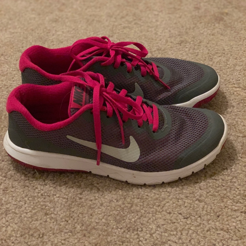 Nike shoes 5y